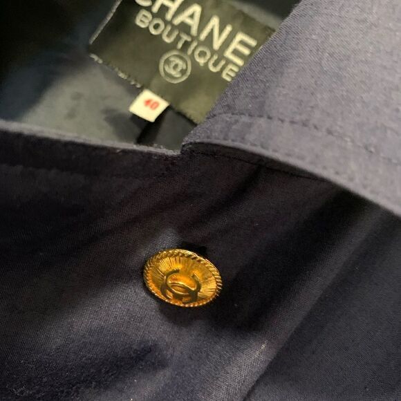 Vintage CHANEL Navy belted trench coat circa 1980 - Picture 12 of 15